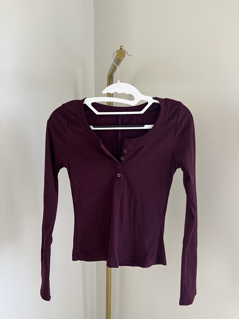 Dark Purple Longsleeves Top (Category: Longsleeves) located in Pasay City. Submitted by declutterwme01 (Listing ID 1435471903, Image 1). Description: loc: taft (DLSU) or españa (UST) mop: gcash or cash can do meetups or deliver by lalamove.