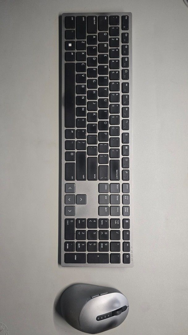 Dell Premier Multi-Device KB700 Wireless Keyboard and Mouse442005037316188160