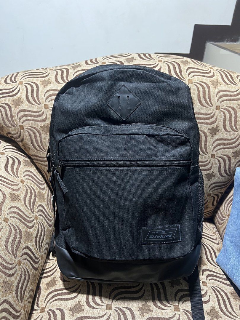 Dickies Black Backpack (Category: Backpacks) located in General Tinio. Submitted by pistachiodreambar (Listing ID 1435362171, Image 2). Description: Dickies Black Varsity Backpack - fits laptop/ipad (laptop sleeve inside) - many pockets - lightweight brand new !! .