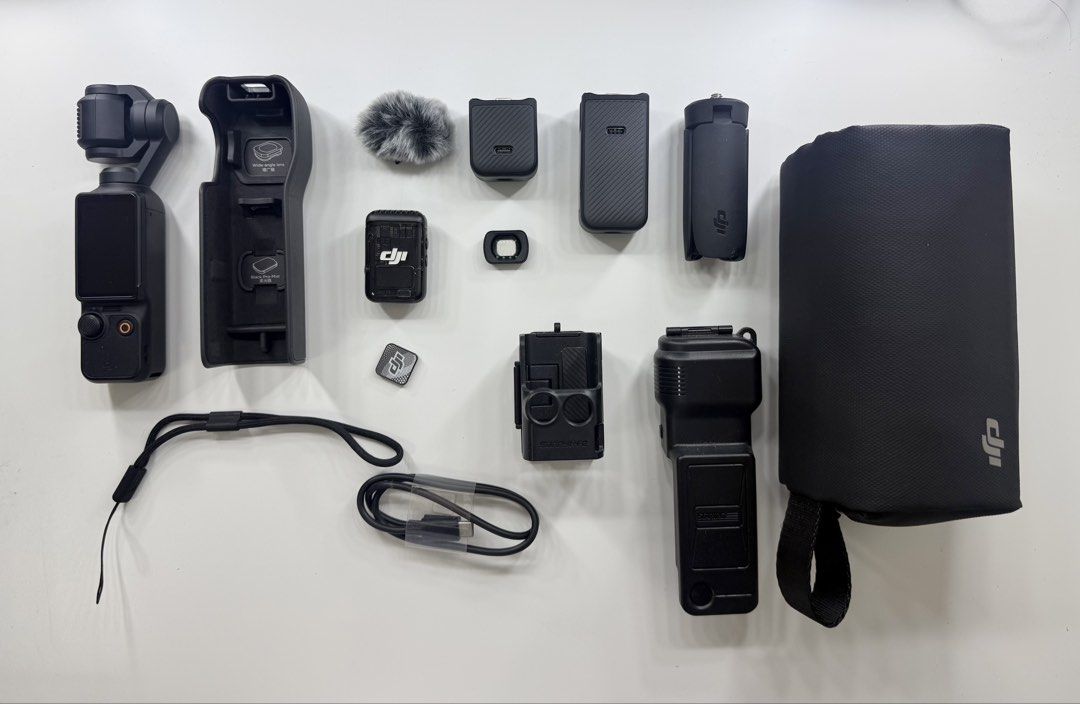 DJI Pocket 3 Camera Combo (Category: Cameras) located in Quezon City. Submitted by claireityyy (Listing ID 1435387297, Image 1). Description: DJI Osmo Pocket 3 Creator Combo (Like New!) Selling my DJI Osmo Pocket 3 Creator Combo — barely used and in excellent condition. - Complete inclusions (as originally packaged) - With screen tempered glass (installed) - Includes protective case - Magnetic mount included - Comes with SanDisk 128GB micro SD ca