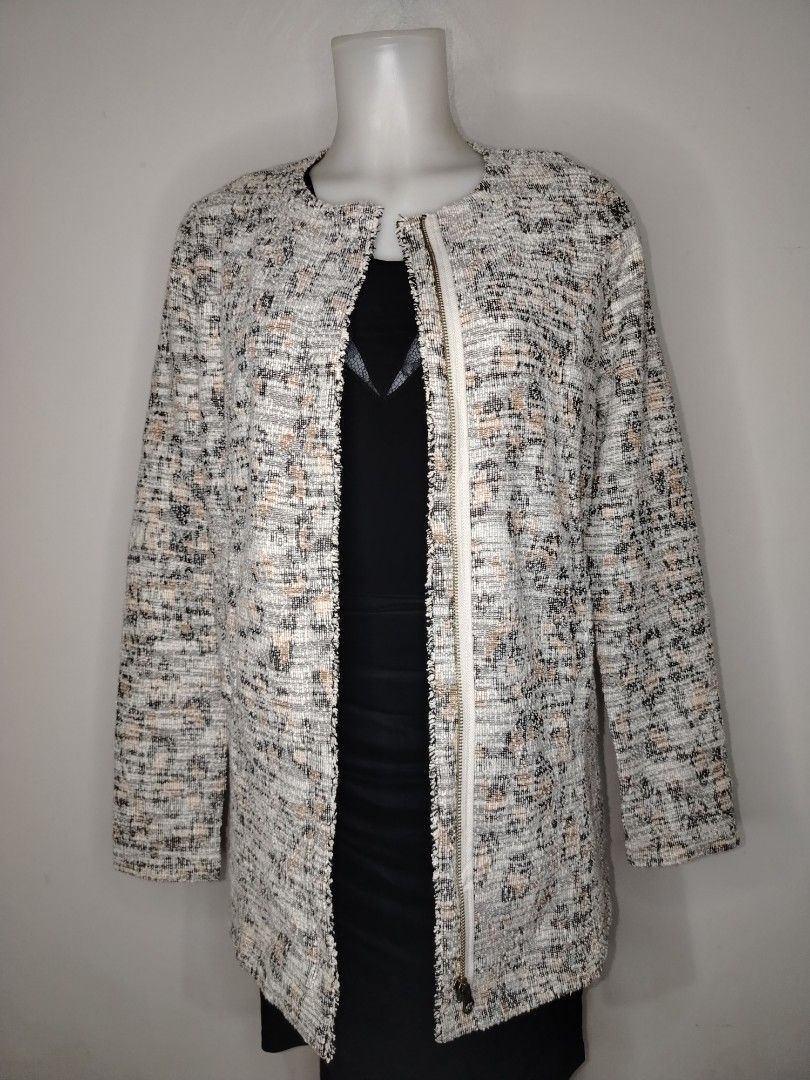 Dolan Left Coast Collection Subtle Leopard Tweed Zip Cardigan Jacket - Size Small (Category: Coats, Jackets and Outerwear) located in Plaridel. Submitted by k_closet1029 (Listing ID 1435514308, Image 2). Description: PRICE: ₱200 VARIATION: BRAND: Dolan Left Coast Collection SIZE: Small LOCATION: Dampol Plaridel Bulacan SHIPPING OPTIONS: SPX, J&T, LALAMOVE PAYMENT OPTIONS: Gcash/Maribank 📌Terms: ❗First to pay / pick-up / meet-up gets the item ❗No