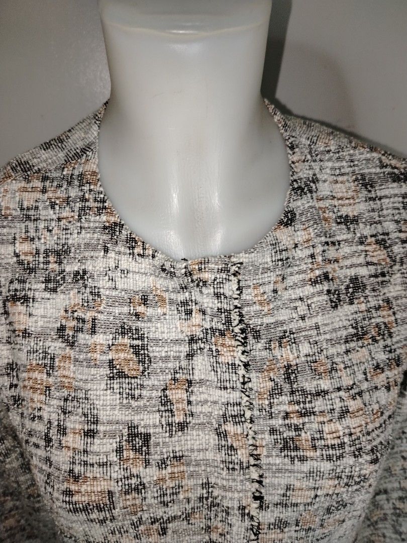Dolan Left Coast Collection Subtle Leopard Tweed Zip Cardigan Jacket - Size Small (Category: Coats, Jackets and Outerwear) located in Plaridel. Submitted by k_closet1029 (Listing ID 1435514308, Image 3). Description: PRICE: ₱200 VARIATION: BRAND: Dolan Left Coast Collection SIZE: Small LOCATION: Dampol Plaridel Bulacan SHIPPING OPTIONS: SPX, J&T, LALAMOVE PAYMENT OPTIONS: Gcash/Maribank 📌Terms: ❗First to pay / pick-up / meet-up gets the item ❗No