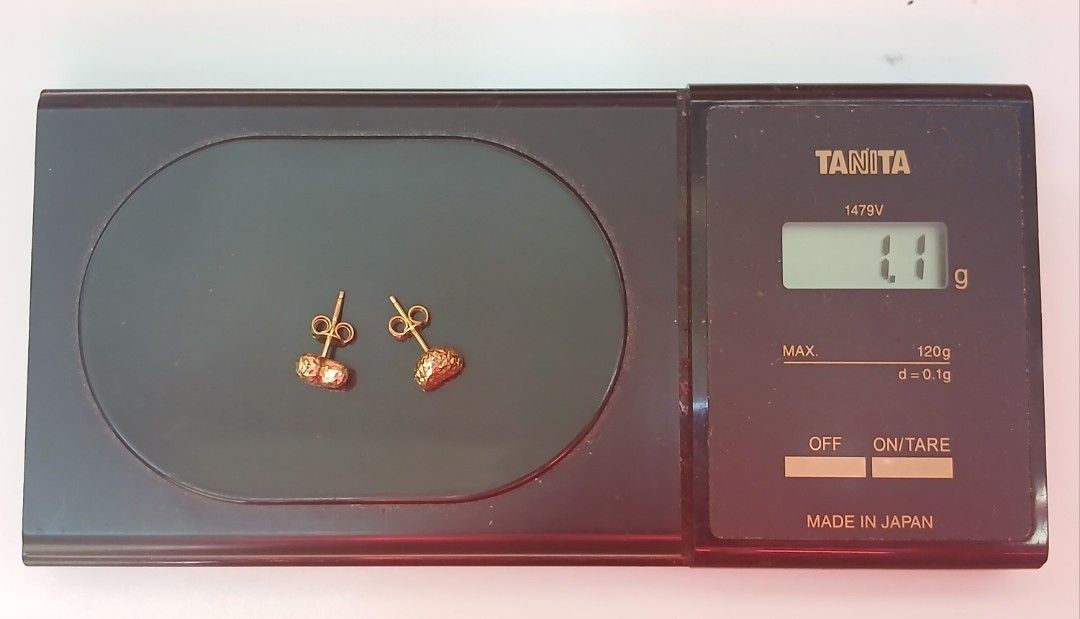 Earring 18k gold pawnable heart design (Category: Luxury Accessories) located in Imus. Submitted by rlshop_ph (Listing ID 1435425251, Image 2). Description: ✅️💯% GOLD ✅💯% LEGIT SELLER ✅️💯% SAFE AND FAST TRANSACTION PLEASE READ BEFORE ORDERING NO CANCELLATION, NO BOGUS BUYER... karat: 18k color: yellow gold ✔️this is the actual photo of the item ✔️items are onhand and ready to ship ✔️Pawnable ✔️Real Gold ✔️Good Investment ✔️Brand New ✔️Sold per