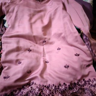 (Category: ) located in . Submitted by _prelovedbysyaz_ (Listing ID 1435345792, Image 1). Description: .