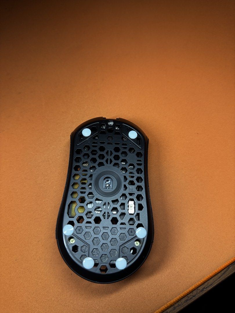 Finalmouse ulx Guardian M custom441889673351669761