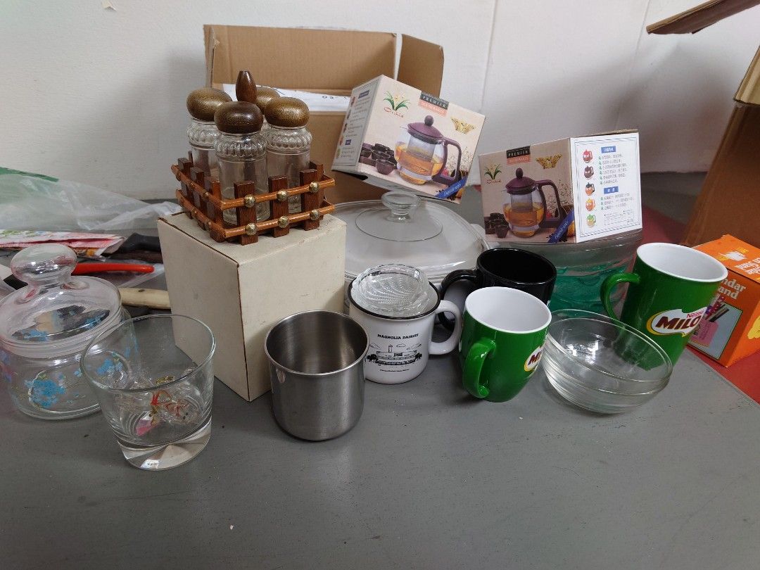 Free Assorted Kitchenware - Teapot, Mugs, Spice Rack442189015197296644