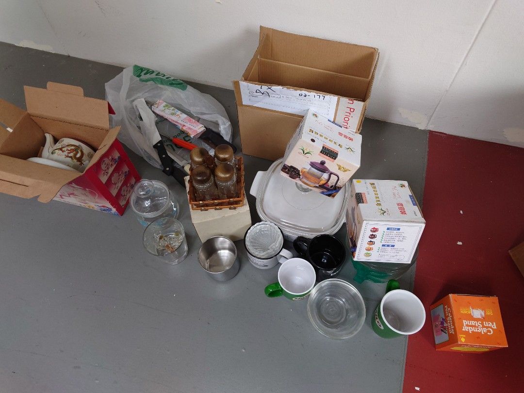 Free Assorted Kitchenware - Teapot, Mugs, Spice Rack442189015197296640