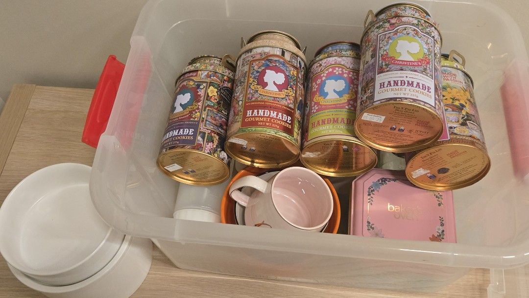 FREE Canisters and utensils442076484967475200