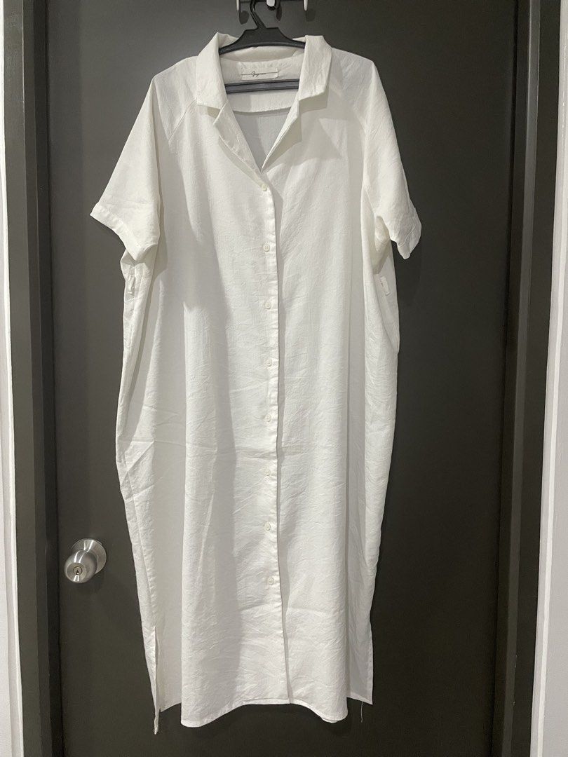 Greige Room White Dress (Category: Dresses) located in Rizal. Submitted by ethriftstudios (Listing ID 1435445871, Image 1). Description: - Greige Room white dress - Collared neckline - Button-down front - Short sleeves - Lightweight fabric - Relaxed fit - Mid-calf length - Simple, minimalist design.