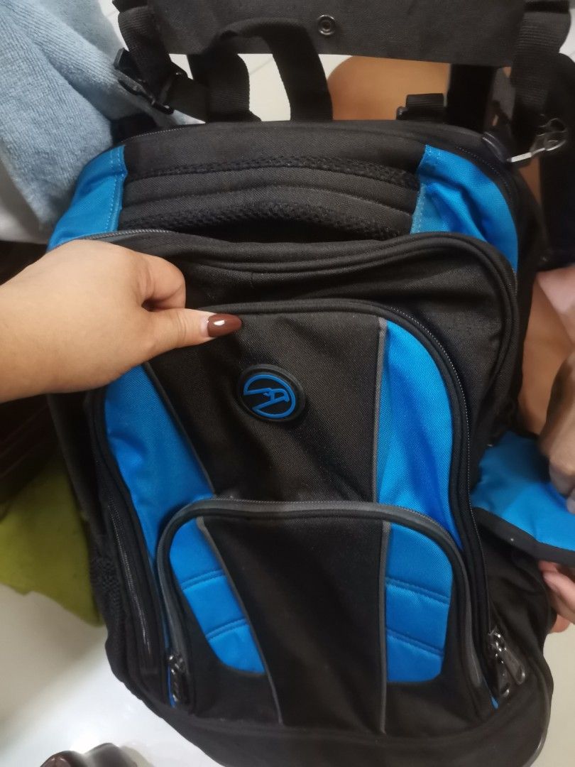 Hawk large backpack stroller with cover. (Category: Strollers) located in Quezon City. Submitted by freshmaria (Listing ID 1435374087, Image 3). Description: Hawk large backpack detachable. Once used.