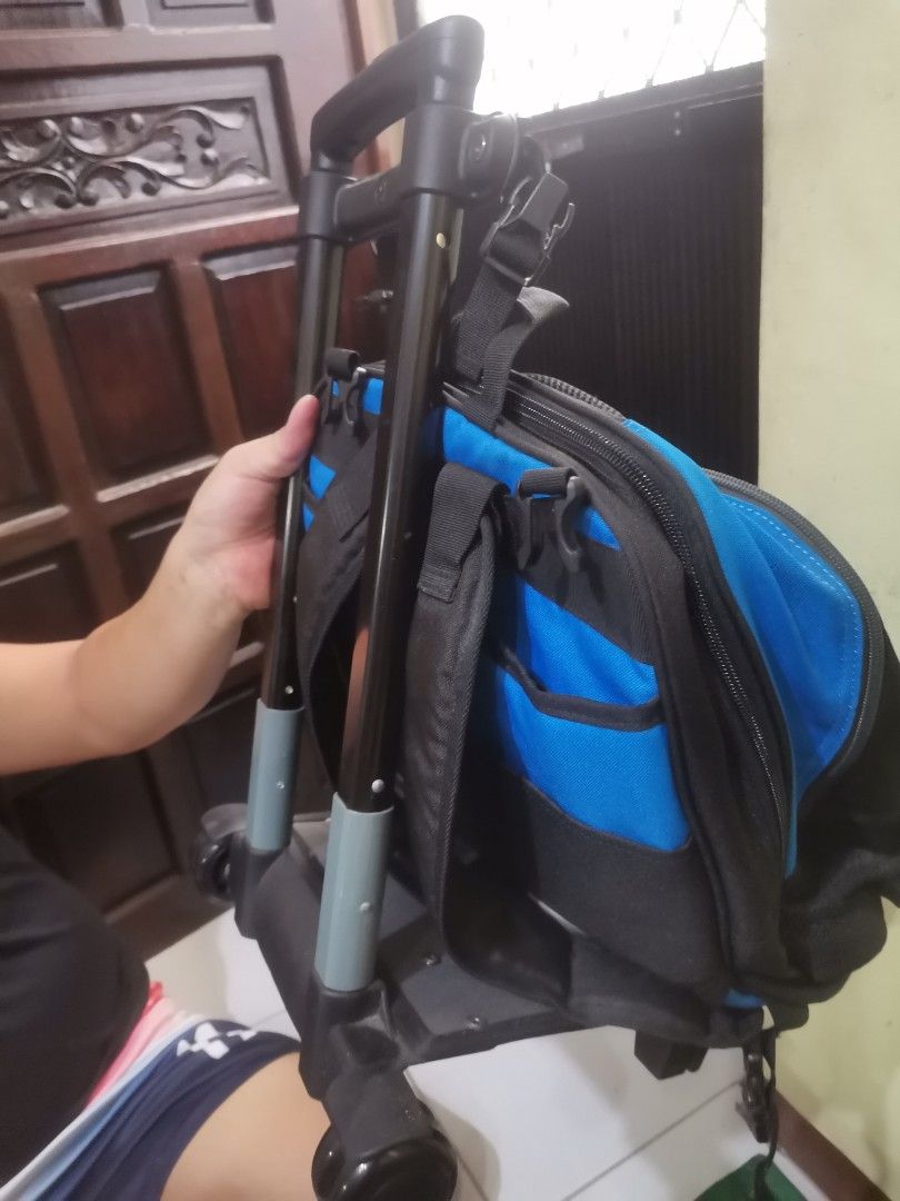 Hawk large backpack stroller with cover. (Category: Strollers) located in Quezon City. Submitted by freshmaria (Listing ID 1435374087, Image 2). Description: Hawk large backpack detachable. Once used.