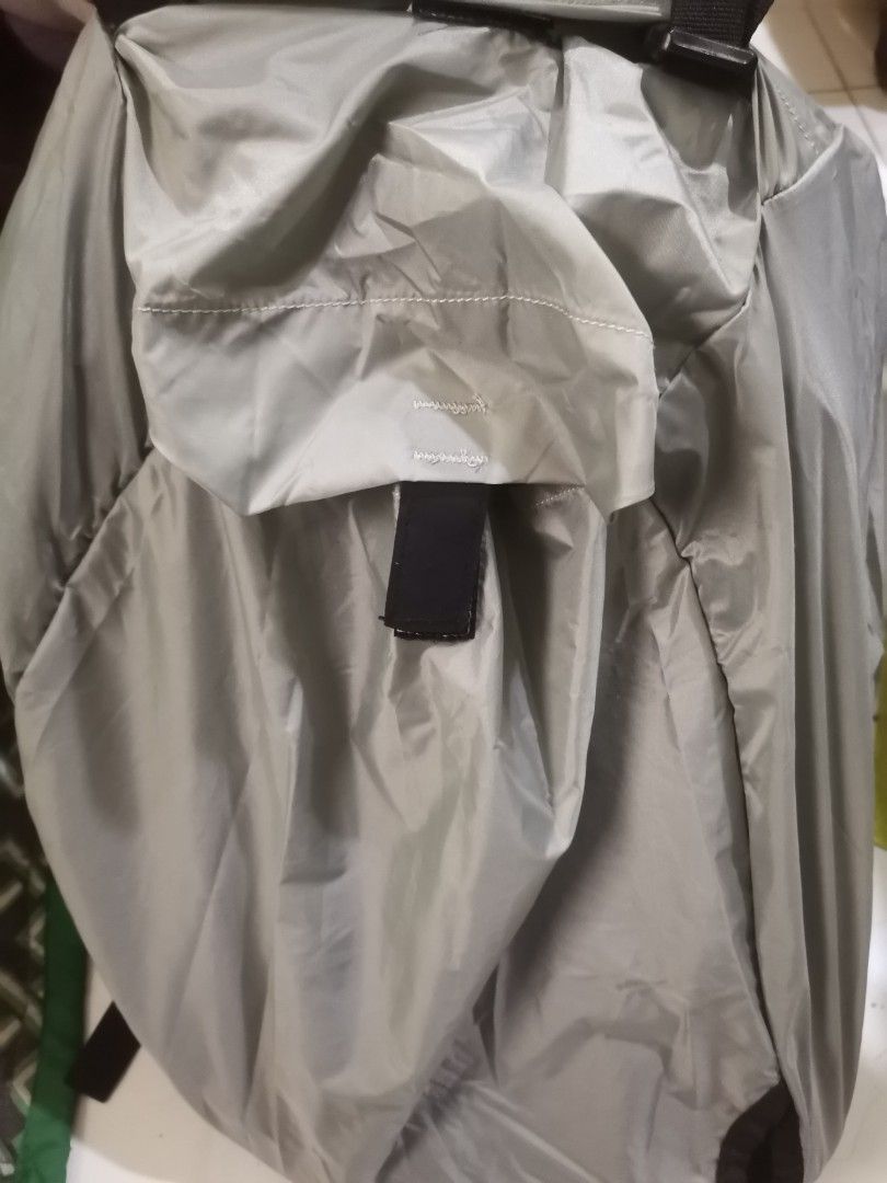Hawk large backpack stroller with cover. (Category: Strollers) located in Quezon City. Submitted by freshmaria (Listing ID 1435374087, Image 1). Description: Hawk large backpack detachable. Once used.