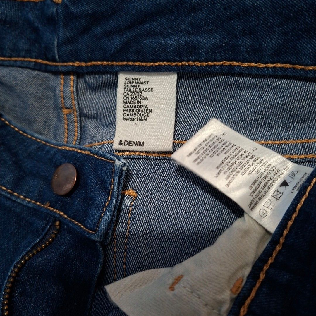 H&M Denim (Category: Jeans) located in Cavite. Submitted by sofabinpink (Listing ID 1435349966, Image 2). Description: size 28.