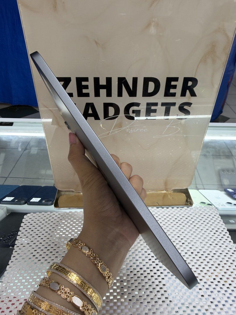 iPad MINI 6 256GB WIFI ONLY (NO ISSUE) (Category: iPad) located in San Juan City. Submitted by desireebayal96 (Listing ID 1435488187, Image 2). Description: iPad Mini 6 * 256GB * WIFI ONLY * 98% SMOOTH * NO ISSUE * NO HISTORY OF REPAIR * NO ICLOUD ISSUE * WORKING TRUETONE & FINGERPRINT * WITH 20W SET CHARGER OPEN FOR COD SAME DAY DELIVERY PLUS SHIPPING FEE MESSAGE ME DIRECTLY FOR MORE INFO Store located📍2nd floor Vmall Greenhills Shopping Center