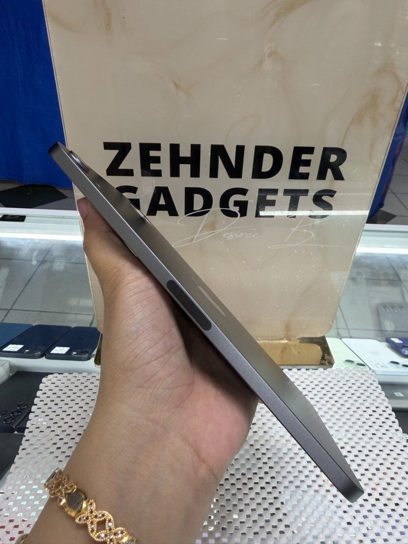 iPad MINI 6 256GB WIFI ONLY (NO ISSUE) (Category: iPad) located in San Juan City. Submitted by desireebayal96 (Listing ID 1435488187, Image 3). Description: iPad Mini 6 * 256GB * WIFI ONLY * 98% SMOOTH * NO ISSUE * NO HISTORY OF REPAIR * NO ICLOUD ISSUE * WORKING TRUETONE & FINGERPRINT * WITH 20W SET CHARGER OPEN FOR COD SAME DAY DELIVERY PLUS SHIPPING FEE MESSAGE ME DIRECTLY FOR MORE INFO Store located📍2nd floor Vmall Greenhills Shopping Center