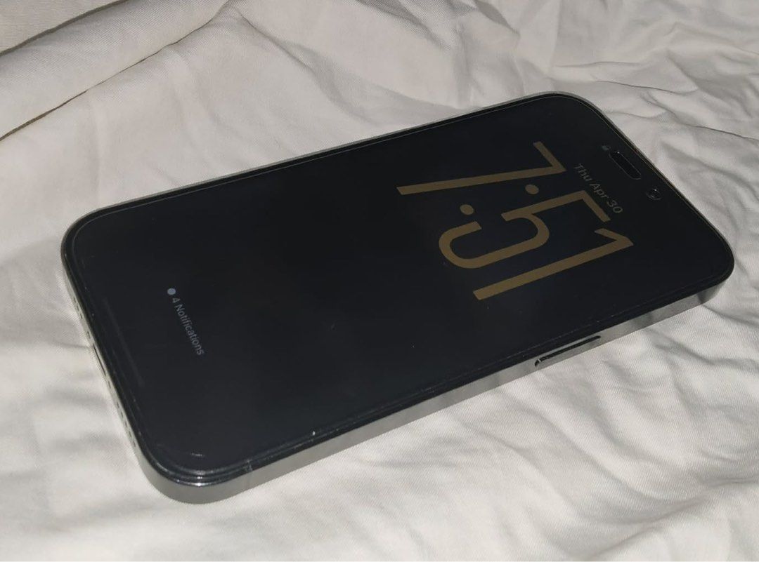 Iphone 14 Pro (Space Black 128gb) NEW (Category: iPhone 14 Series) located in Manila. Submitted by purefire_b1b8a0 (Listing ID 1435365355, Image 2). Description: iPhone 14 Pro (SPACE BLACK 128 GB) (with box and charger!) LP! 30,000 - Batt Health 99% (4 months old -heavy user) - 128 GB - All Original Parts - All camera working - With Face ID - Openline - Phone is freshly smooth, you may check upon meet-up NO ISSUE!! RFS: Need funds and upgrade.