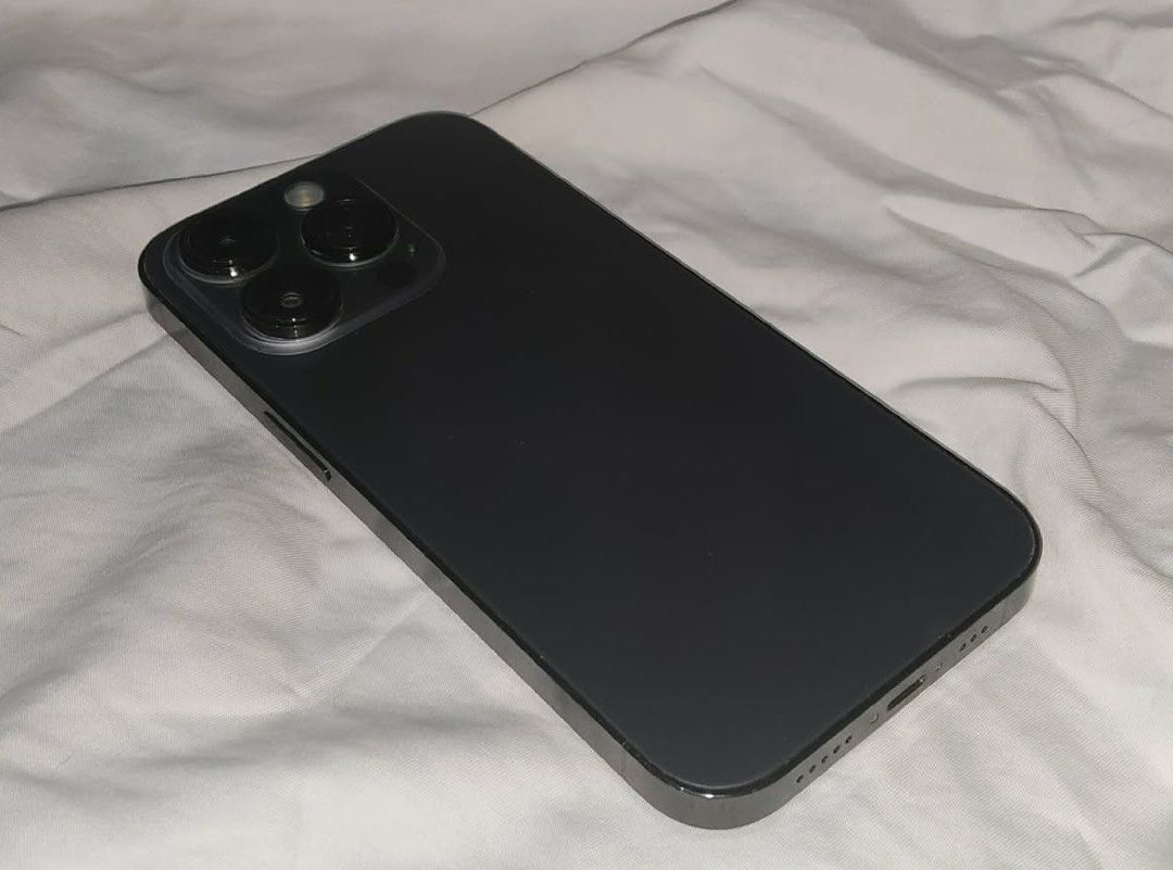 Iphone 14 Pro (Space Black 128gb) NEW (Category: iPhone 14 Series) located in Manila. Submitted by purefire_b1b8a0 (Listing ID 1435365355, Image 3). Description: iPhone 14 Pro (SPACE BLACK 128 GB) (with box and charger!) LP! 30,000 - Batt Health 99% (4 months old -heavy user) - 128 GB - All Original Parts - All camera working - With Face ID - Openline - Phone is freshly smooth, you may check upon meet-up NO ISSUE!! RFS: Need funds and upgrade.