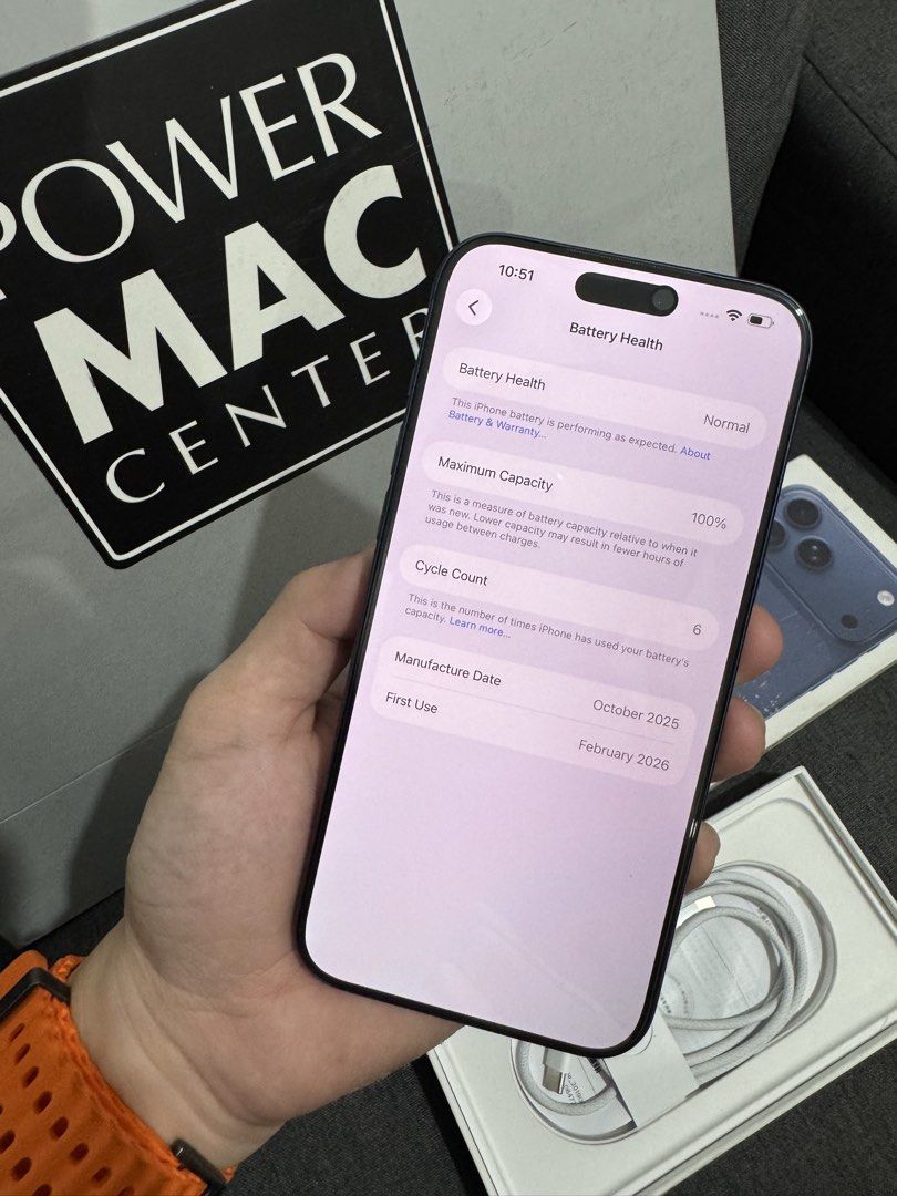 iPhone 17 Pro Max Dual Physical Sim (Category: iPhone 17 Series) located in San Carlos. Submitted by marco1199 (Listing ID 1435356697, Image 2). Description: iPhone 17 Pro Max 256gb Dual Physical Sim 6 Cycle Count only 🔋 No issue Feb 2027 Active Warranty Good as new .