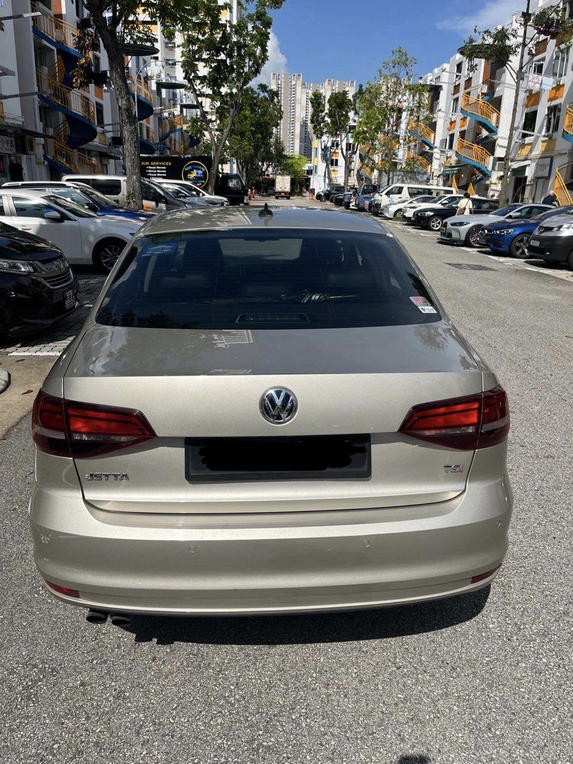 Volkswagen Volkswagen Jetta GP 1.4A TSI Highline Auto (Category: Used Commercial Vehicles for Sale) located in Singapore. Submitted by ferooo (Listing ID 1435459405, Image 3). Description: 🚗 Car Listing Description Jetta 1.4A TSI Highline Well maintained unit, smooth drive, no major repairs needed. Just charged fuel pump and battery and did servicing, can go up to 750-800km per full tank. Current scrap value: ~$17,695 (as of May 2026) PARF rebat