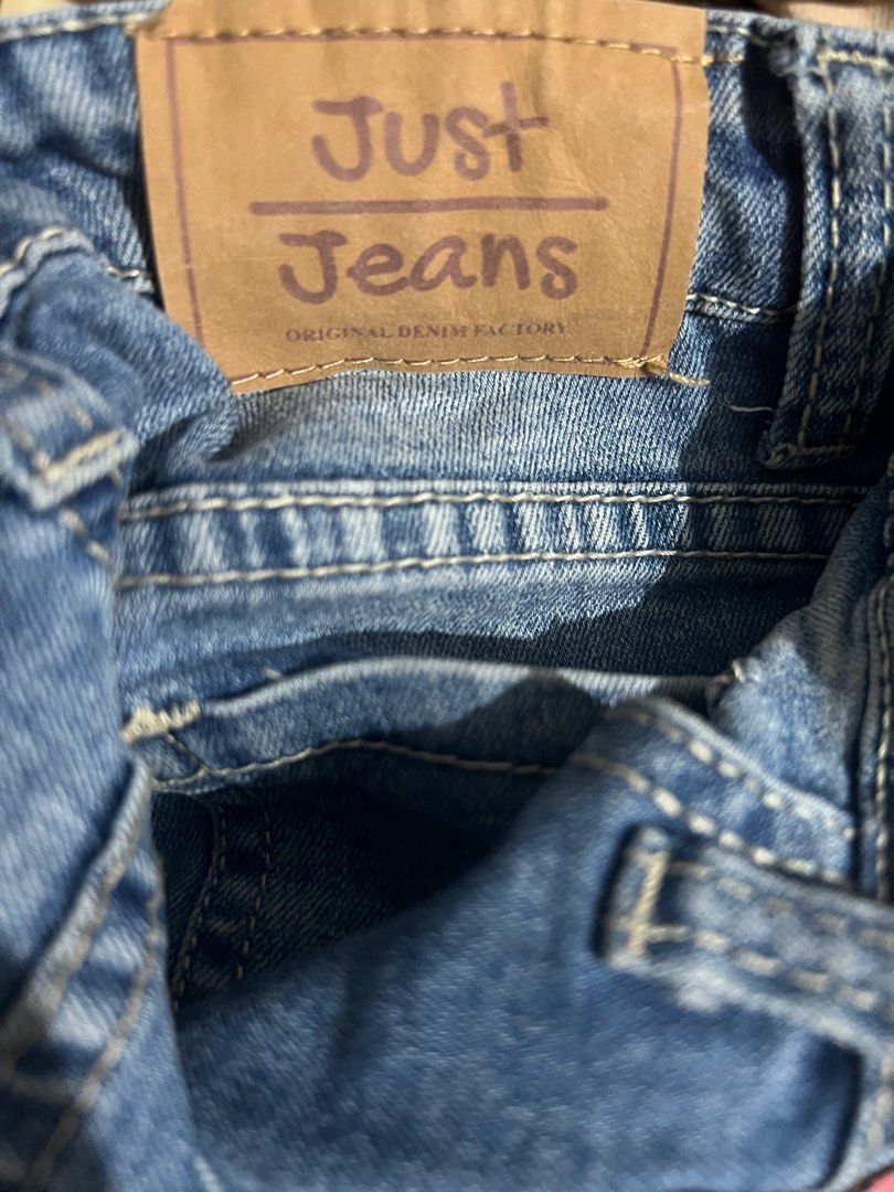 Just Jeans kids pants (Category: Babies & Kids Fashion) located in Pasig City. Submitted by ilmsf (Listing ID 1435379490, Image 3). Description: size:4 yrs old on tag.