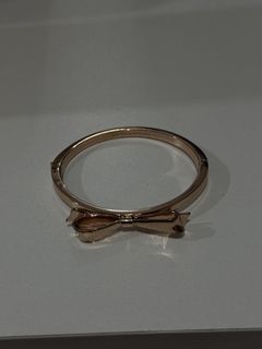 (Category: ) located in . Submitted by corpogurliepreloved (Listing ID 1435392235, Image 1). Description: .