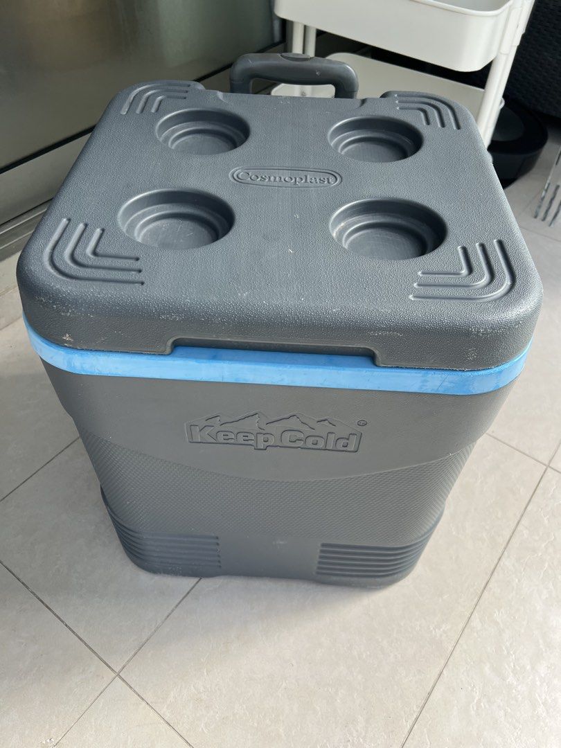 KeepCold Rolling Cooler Box – 50L – Wheels & Handle – Great Condition