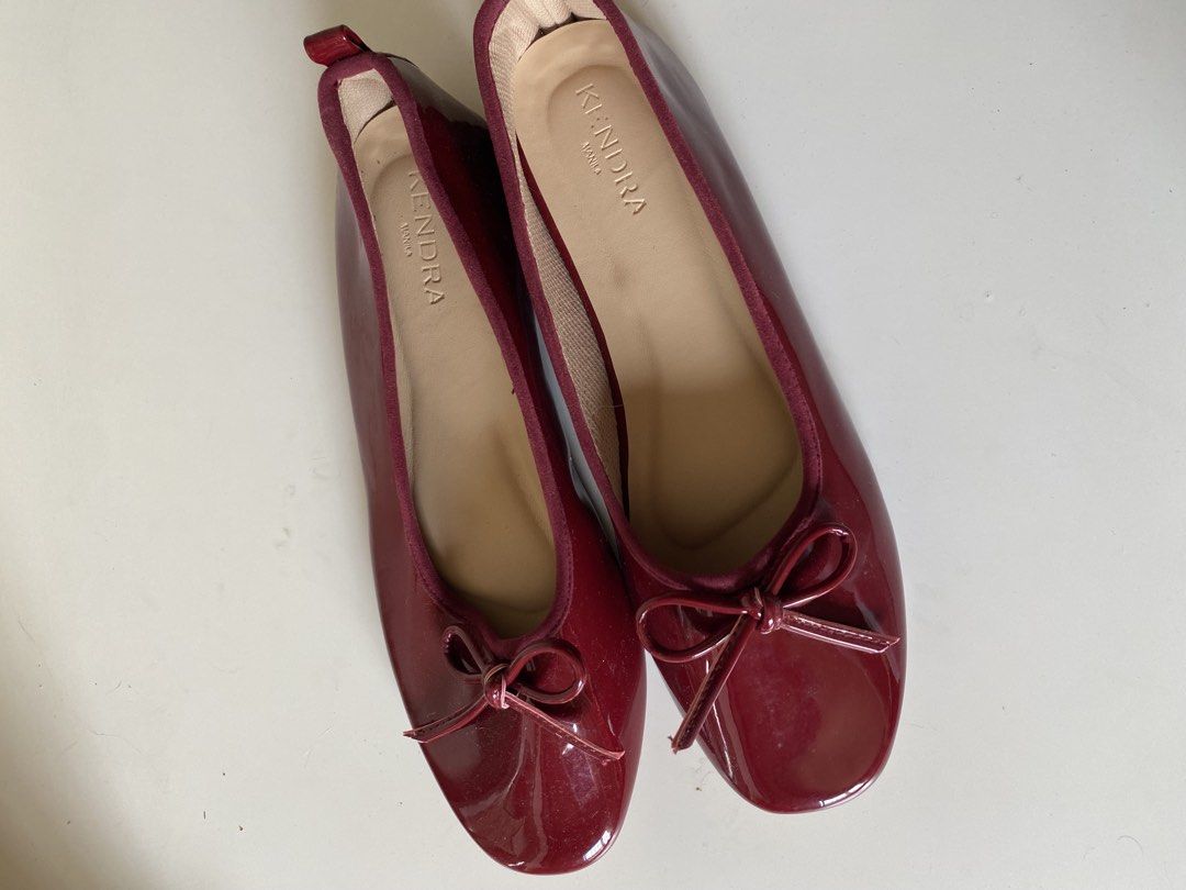 Kendra Paris Ballet Flats (Category: Flats & Sandals) located in Manila. Submitted by kidulthings (Listing ID 1435397941, Image 3). Description: - Kendra Paris ballet flats - Rich burgundy color - Glossy patent finish - Size: 25cm - Wide Feet friendly - Delicate bow detail - Soft, comfortable interior - Classic and versatile design - Perfect for any outfit.