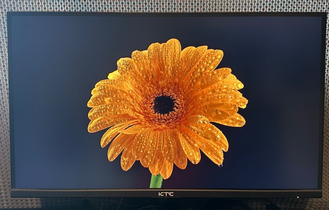 KTC Monitor - Excellent Condition442005944565780482