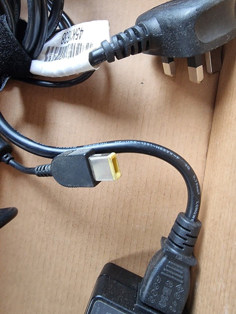 Lenovo 90W 20V AC Adapter Charger442006834565632002