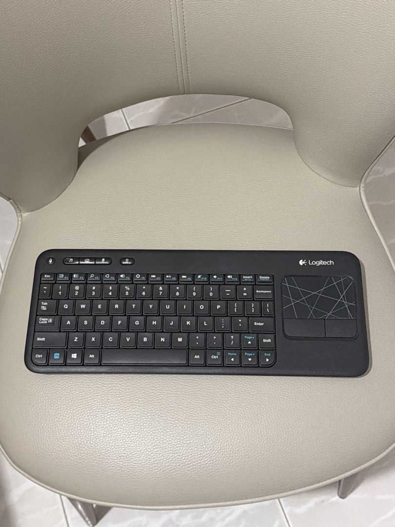 Logitech K400 Plus Wireless Touch Keyboard442116908117534720