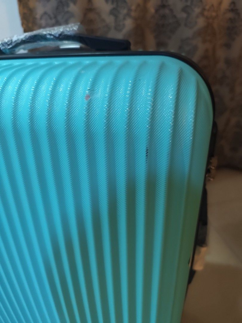 luggage M size 4-wheel Maleta suitcase (Category: Luggage) located in Rizal. Submitted by korokke.merch (Listing ID 1435241325, Image 2). Description: Maleta Luggage suitcase LAST PRICE, WAG PO BARAT M size 4-wheel luggage suitcase Teal green color NOT TSA LOCK +df if getting via lalamove. Pickup at address = 🆗 lalamove = 🆗 lalamove = payment first before i give to the rider. NO COD ❌ Bought from Japan and used only once Condition : Good as New