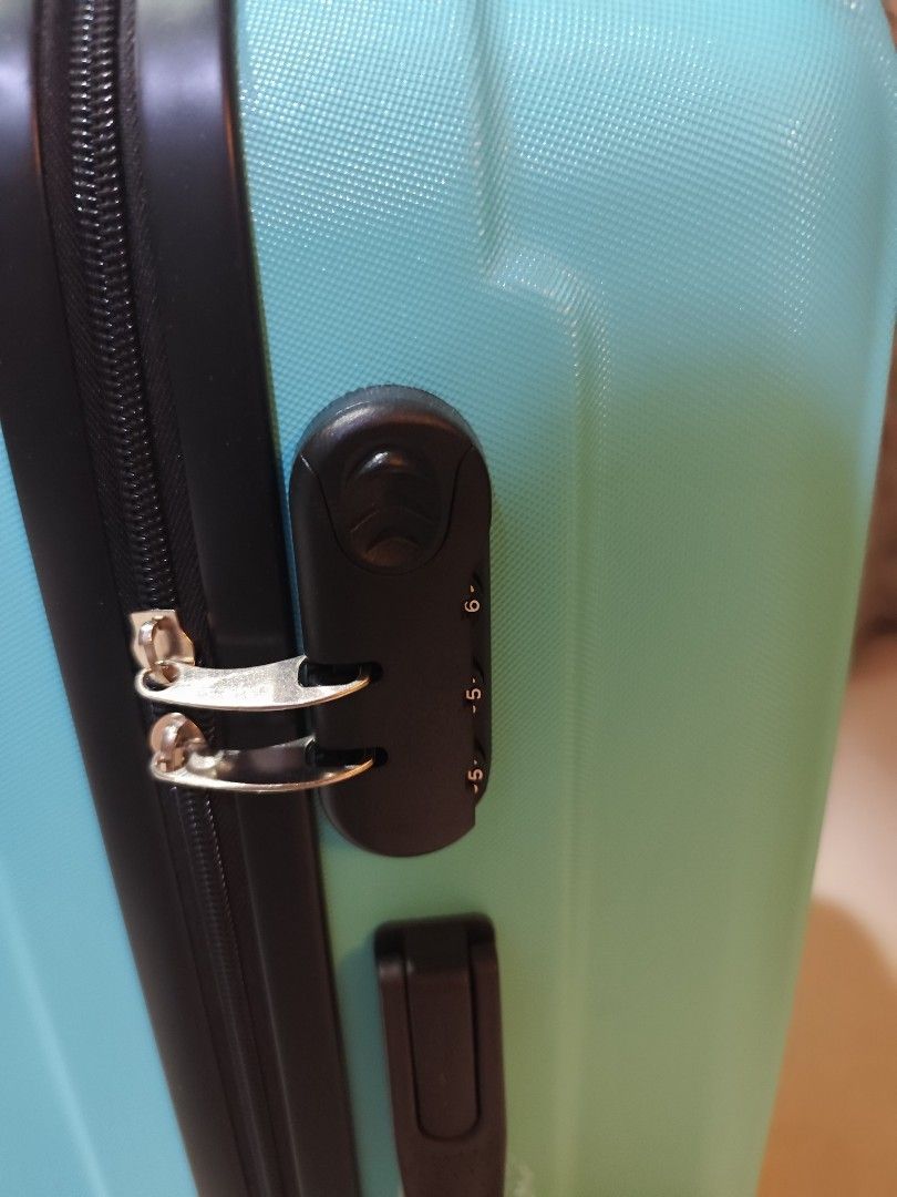 luggage M size 4-wheel Maleta suitcase (Category: Luggage) located in Rizal. Submitted by korokke.merch (Listing ID 1435241325, Image 3). Description: Maleta Luggage suitcase LAST PRICE, WAG PO BARAT M size 4-wheel luggage suitcase Teal green color NOT TSA LOCK +df if getting via lalamove. Pickup at address = 🆗 lalamove = 🆗 lalamove = payment first before i give to the rider. NO COD ❌ Bought from Japan and used only once Condition : Good as New