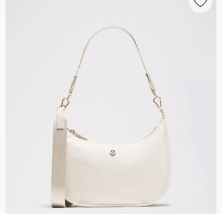 (Category: ) located in . Submitted by purse.vanity (Listing ID 1435506126, Image 1). Description: .