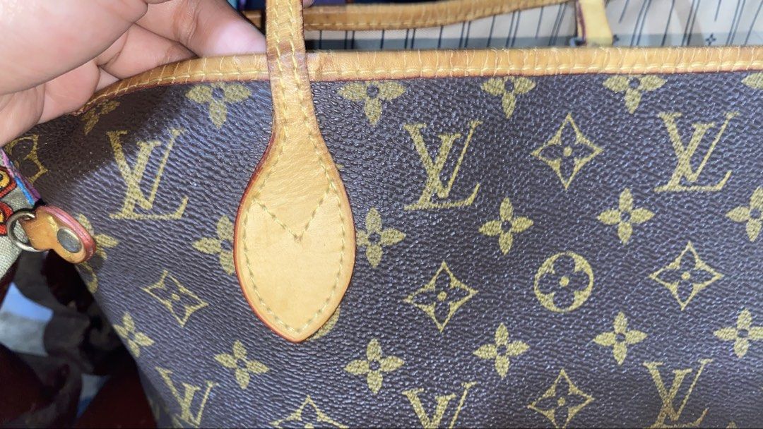 LV NEVERFULL (Category: Luxury Bags & Wallets) located in Pasig City. Submitted by TheLittleTeacupGiftShop (Listing ID 1435345097, Image 2). Description: .
