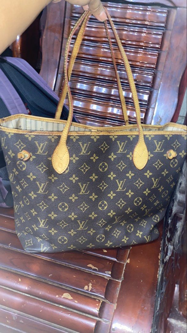LV NEVERFULL (Category: Luxury Bags & Wallets) located in Pasig City. Submitted by TheLittleTeacupGiftShop (Listing ID 1435345097, Image 3). Description: .