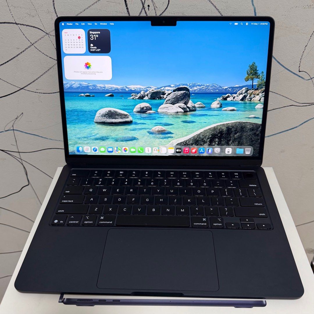 2 months old MacBook Air M4 13-inch442341834402058245