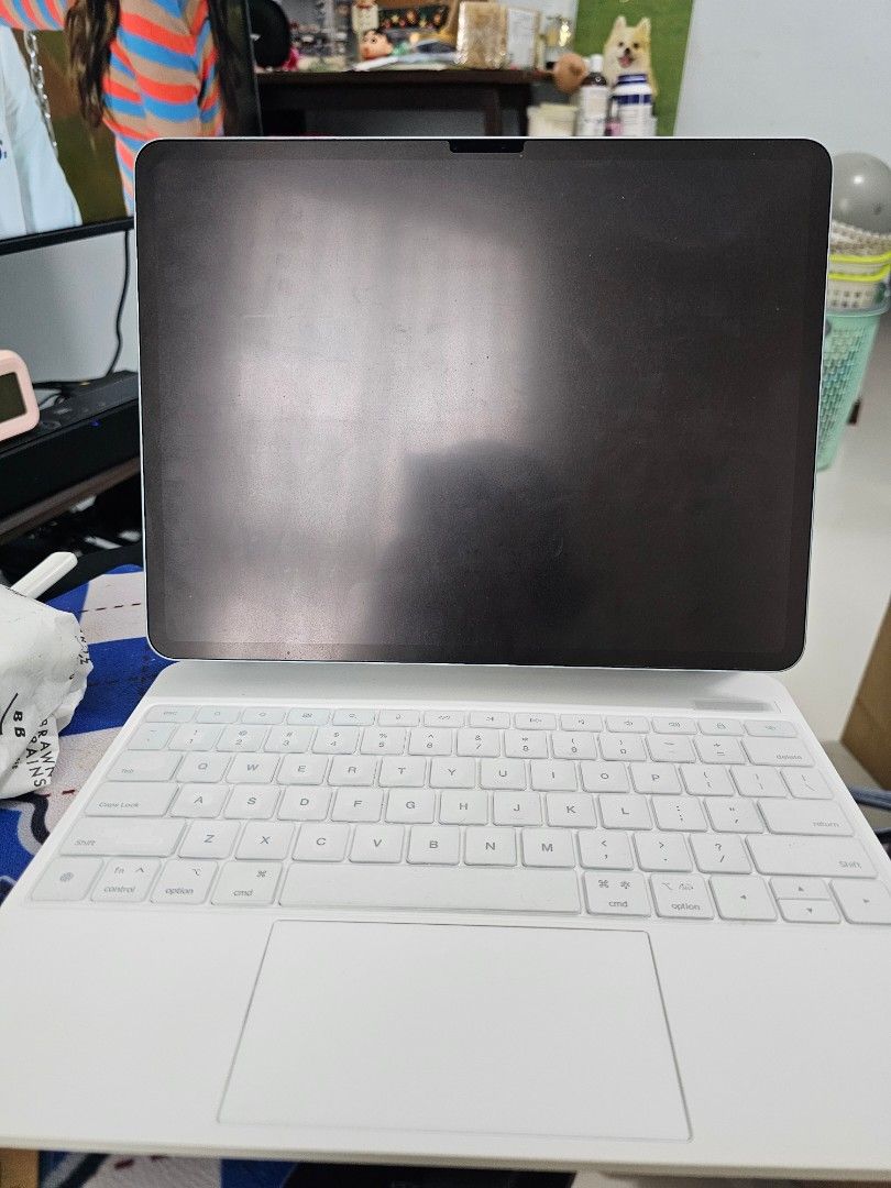 Magic Keyboard for iPad Air 13" or  Pro 12.9"442116907152844802