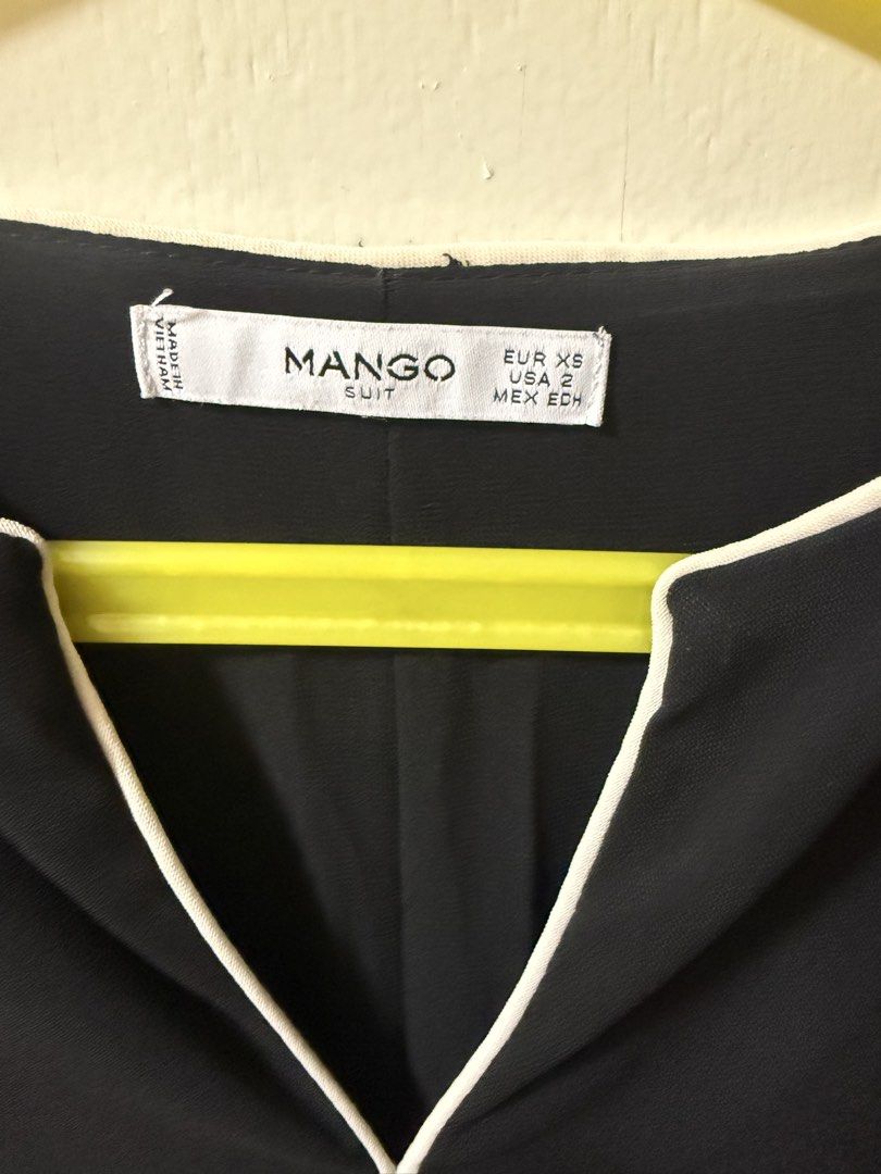 Mango Suit Black Dress XS (Category: Dresses) located in Imus. Submitted by thisisgelina (Listing ID 1435393452, Image 2). Description: - Mango black dress - White trim details - V-neck - Short sleeves - Straight cut - Knee-length - Size: EUR XS, USA 2, MEX ECH No issue, washed already.