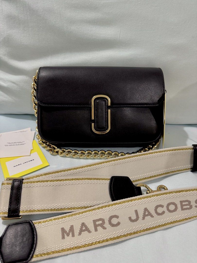 Marc Jacobs The J Marc Shoulder Bag (Category: Luxury Bags & Wallets) located in Manila. Submitted by go.mkyu04 (Listing ID 1435487809, Image 1). Description: - US bought - 4 months old - used 3 times - with almost imperceptible scratch on logo RFS: Keeping my collection small and minimalist .