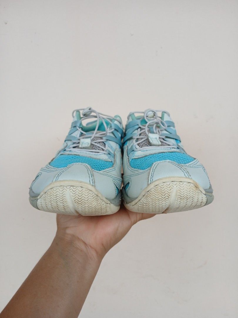 Merrel Amphibianna Lace Sneaker (Last Price) (Category: Sneakers) located in Zamboanga. Submitted by corneliasbags (Listing ID 1435402207, Image 3). Description: -size 37.5 EUR -no tear , no tanggal -minimal heeldrag -nakastitched napo ang midsole -color rate 8.5/10 -Last Price 750+sf (non negotiable).