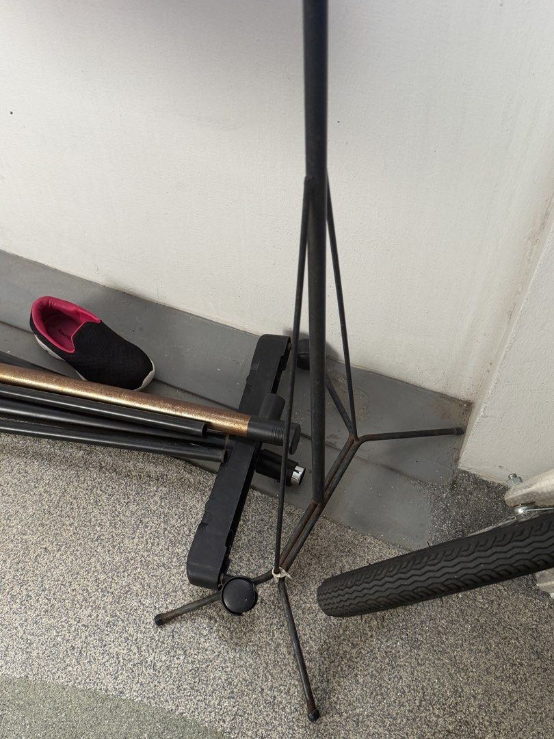 Metal Clothes Drying Rack like new