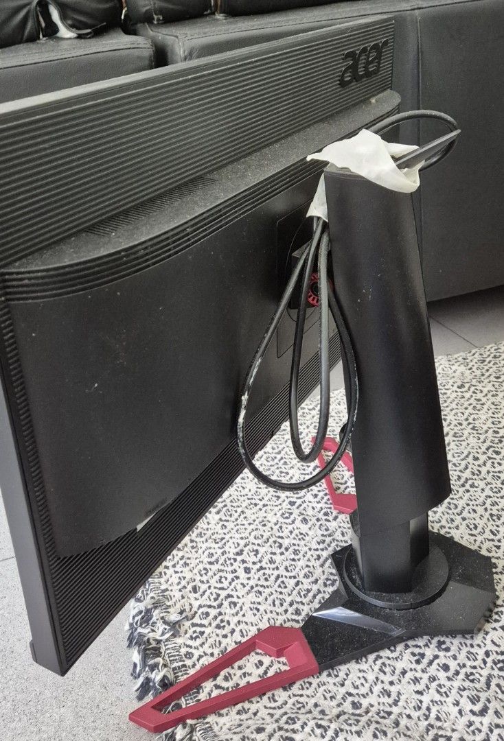 Monitor (Category: Everything Else) located in Singapore. Submitted by toradora66 (Listing ID 1435386391, Image 1). Description: Acer Predator gaming monitor that is no longer working. Buyers can buy for spare parts. Self collect. Message for location..