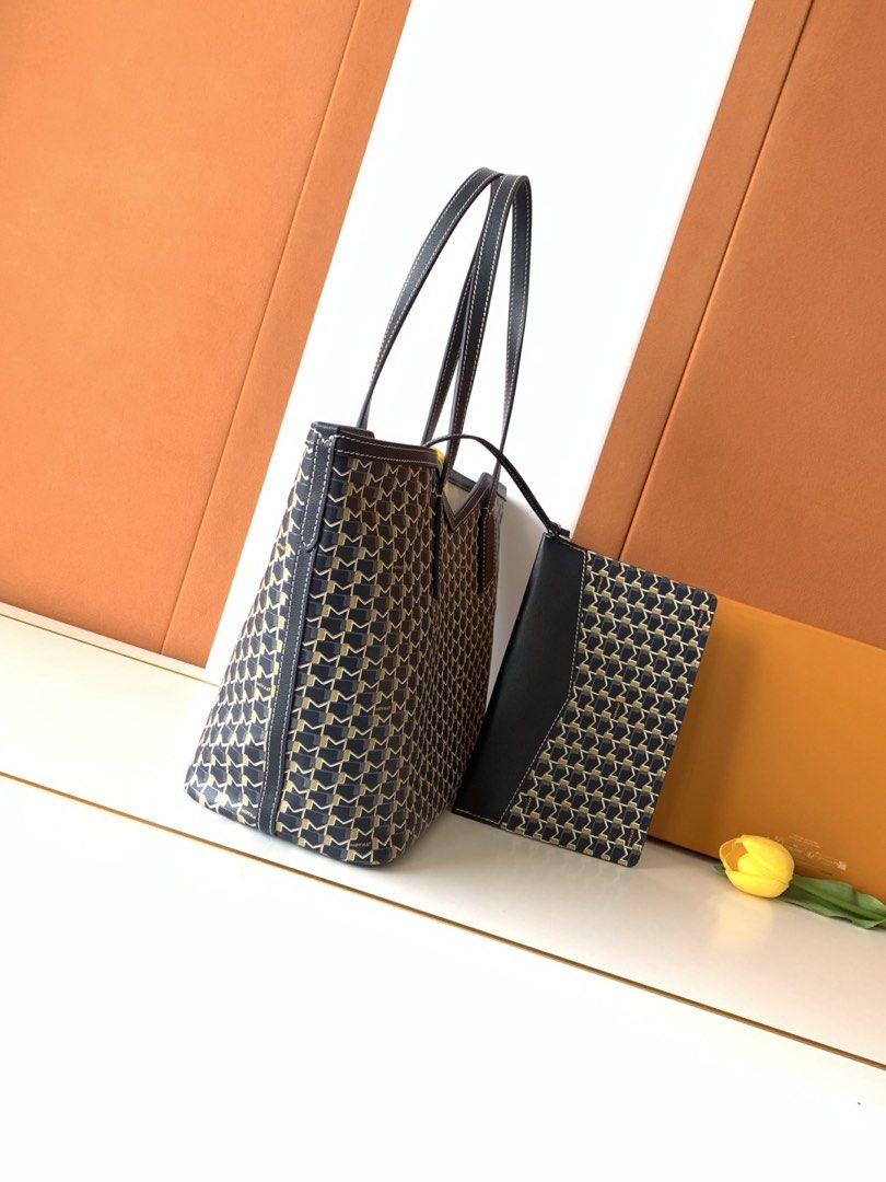 MOYNAT TOTE PM BLUE (Category: Luxury Bags & Wallets) located in Pasig City. Submitted by wmsbags_2 (Listing ID 1435452828, Image 2). Description: VIP HANDMADE ✅Perfect workmanship ✅Fully handmade & Handstitch ✅Fine stamp & Code ✅100% Hardware materials structured ✅Real Leather ✅We do deliver (any).