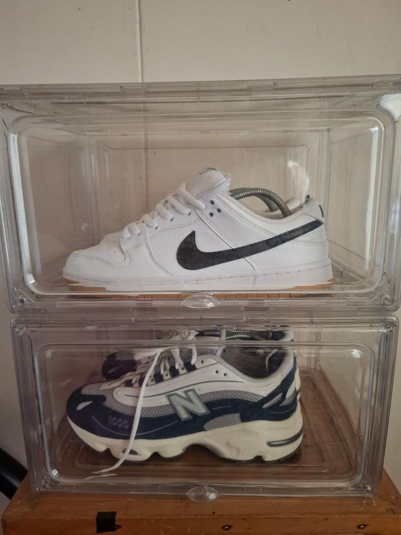 NIKE SB DUNK LOW "WHITE GUM" (SIZE: 9.5) (Category: Casual Shoes) located in Paranaque City. Submitted by MasterKarl123 (Listing ID 1435387376, Image 3). Description: Price is subject to change. Negotiable. Hit me up with an offer. If near offer free shipping. Shoe has been worn but taken care of. Placed in acrylic case. US Size: 9.5 Lost box No Heel Drag Minimum creases.