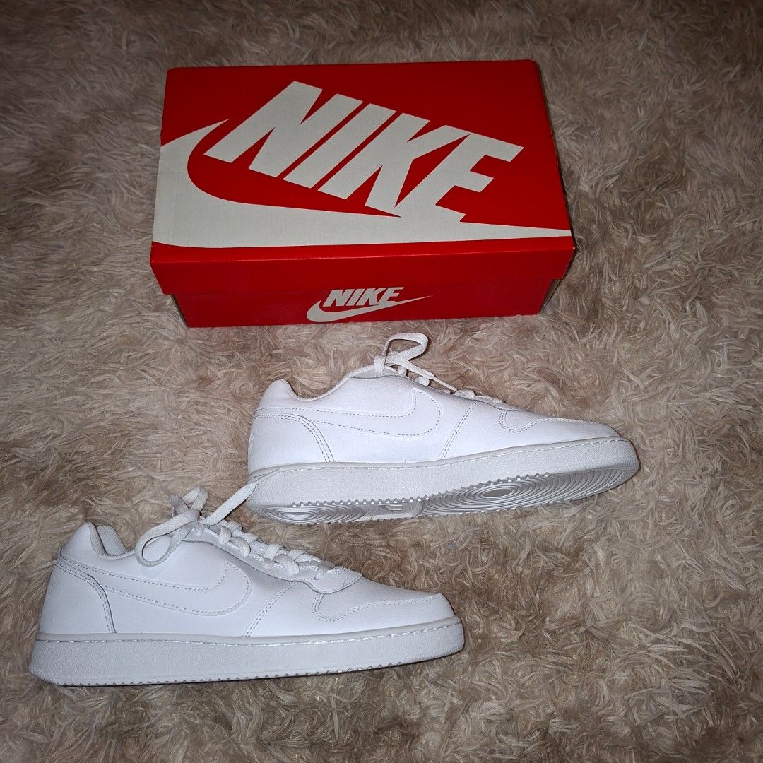 Nike us 10 ebernon white leather shoes (Category: Sneakers) located in Pasig City. Submitted by fasttech01 (Listing ID 1435380884, Image 3). Description: This is available as long as this is posted/visible listing. You may message me with the answer to the following questions once you are fully decided to purchase, should you need further thinking and canvassing you may just save the listing for future reference. 1. Will you be personally picking