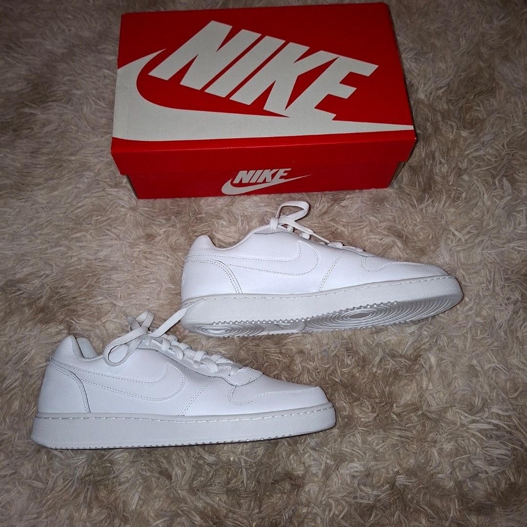 Nike us 10 ebernon white leather shoes (Category: Sneakers) located in Pasig City. Submitted by fasttech01 (Listing ID 1435380884, Image 1). Description: This is available as long as this is posted/visible listing. You may message me with the answer to the following questions once you are fully decided to purchase, should you need further thinking and canvassing you may just save the listing for future reference. 1. Will you be personally picking