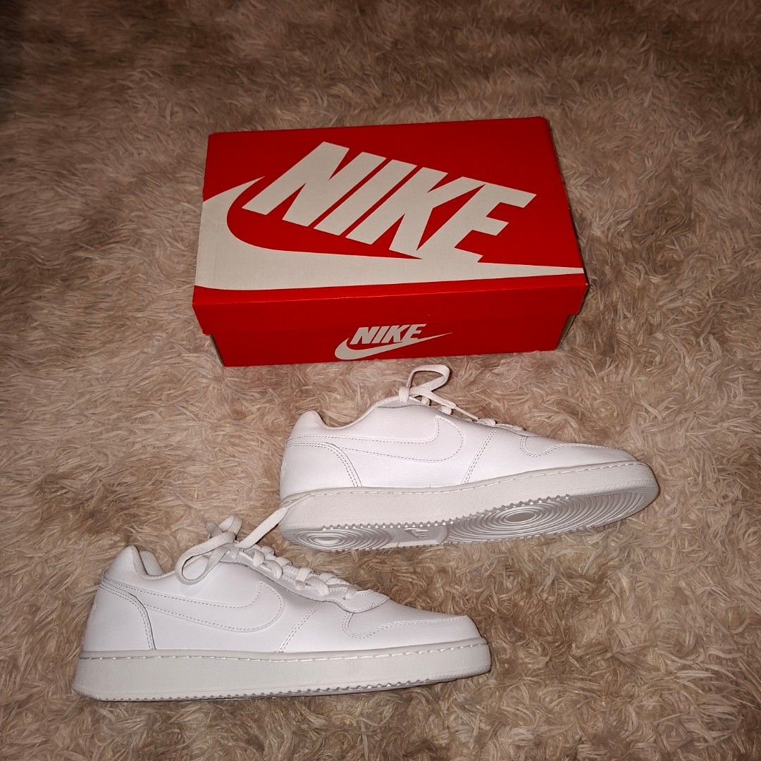 Nike us 10 ebernon white leather shoes (Category: Sneakers) located in Pasig City. Submitted by fasttech01 (Listing ID 1435380884, Image 2). Description: This is available as long as this is posted/visible listing. You may message me with the answer to the following questions once you are fully decided to purchase, should you need further thinking and canvassing you may just save the listing for future reference. 1. Will you be personally picking