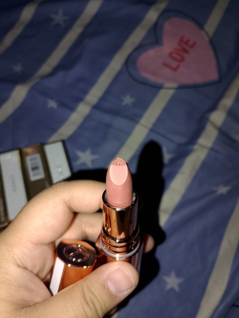 O.TWO.O Lipstick (Category: Makeup) located in Batangas. Submitted by agfdc (Listing ID 1435487322, Image 2). Description: (4 pcs avail M15, 1pc avail M17) O.TWO.O Lipstick - Shades: M15, M17 Unsealed lahat ng M15 while may damage yung M17 but unusead. Naexcite kasi yung nagbukas kaya natungkab nung icocover na 🥲 Php 100 na lang price nya Yes, legit and orig sya. No to fake tayo girlies Pm lang if may katanungan. Willing din magsend ng ids :)).