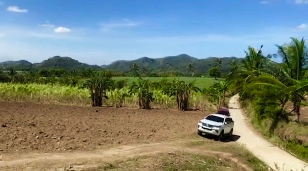 PANUCA BATANGAS FARM LOT (Category: Lot) located in Cavite. Submitted by impulsive.empress (Listing ID 1435382901, Image 2). Description: OUR LOT FOR SALE-PANUCA NASUGBU BATANGAS Size: 3,223 square meters Location: Situated along a cemented Barangay road. Nasugbu is a fast-growing location and a perfect spot for your next investment! This spacious lot is ideal for building your dream rest house or a peaceful farmhouse. With fertile soil and a rel