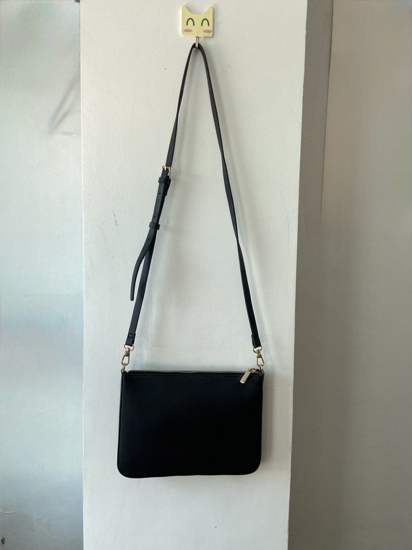 Parfois Black Crossbody Bag with Adjustable Strap (Category: Cross-body Bags) located in Legazpi City. Submitted by clutterbusterph (Listing ID 1435482414, Image 2). Description: .